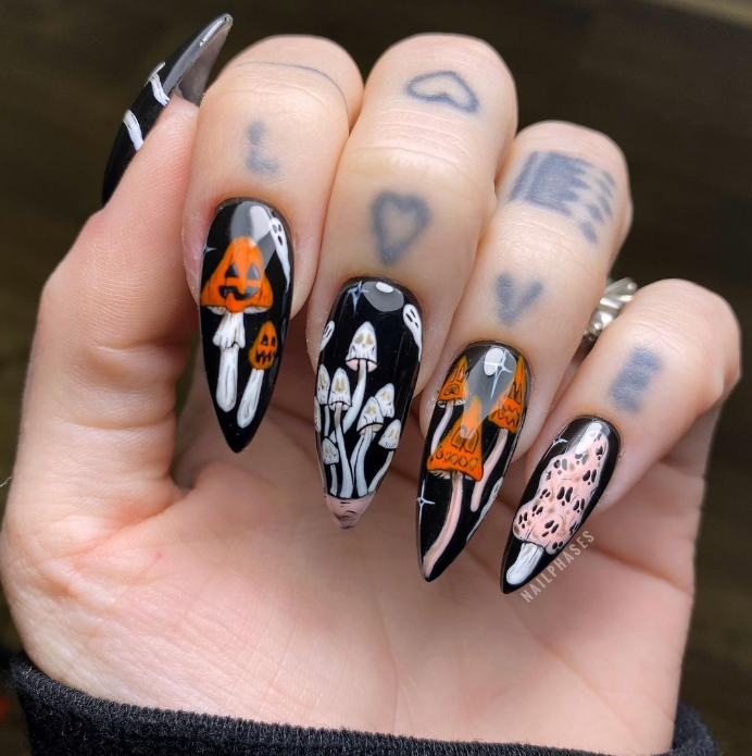 Cute 2023 Halloween Nails Inspiration